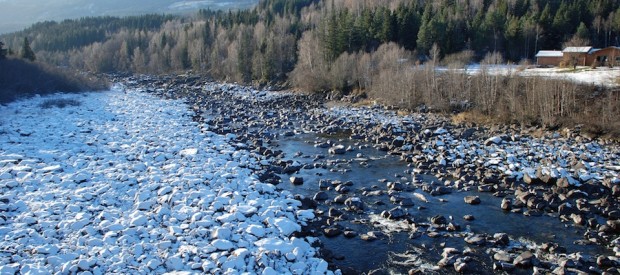 Minstevannsføring  på to kubikk nedenfor Hunderfossen i Lågen