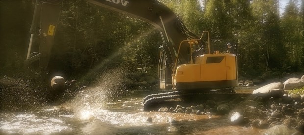 Det har vært utført et betydelig arbeid i Tokkeåi de siste ukene. Foto: Statkraft