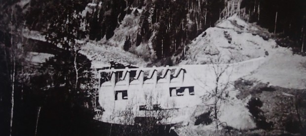 Viuldemningen under byggingen i 1957